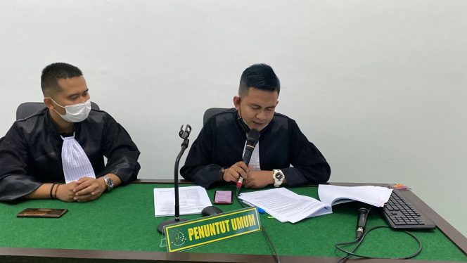 
					PJU Kejari Donggala menuntut hukuman mati terdakwa kasus 95 kilogram narkoba jenis sabu. Foto : Humas Kejati Sulteng