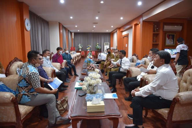 
					Gubernur Sulteng, Rusdy Mastura saat menerima kunjungan Pemerintah Kabupaten Tojo Una-una. Foto : Humas Pemprov Sulteng