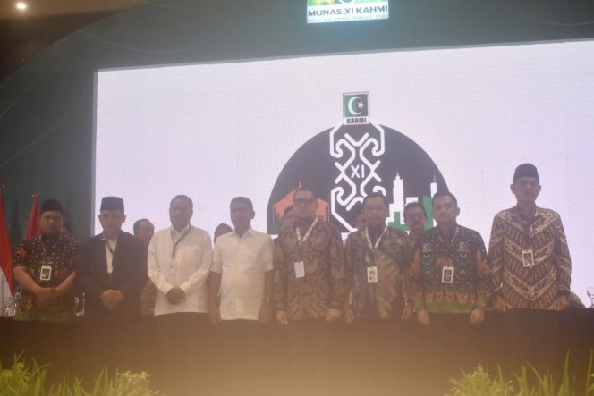 
					Para Presidium Majelis Nasional KAHMI periode 2022-2027 yang terpilih dalam Munas KAHMI di Palu, Minggu, 27 November 2022. (Foto: Panitia Munas KAHMI).