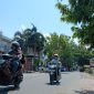 Kondisi jalan di Kota Palu Selasa (26/9/2023). Suhu maksimum harian di Kota Palu tercatat mencapai 37°C. (Foto: Santo/ likein.id)